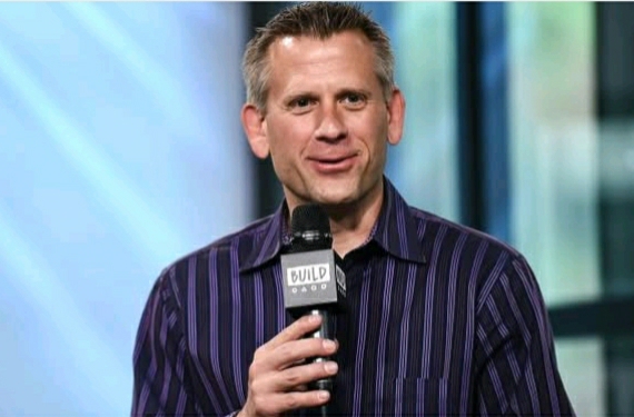 John Brenkus, Emmy-Winning ‘Sports Science’ Host, Dies at 54 After Battle With Depression